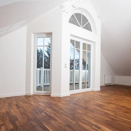 Phantastisches Haus Mit Pool Direkt In Muenchen Luaran gambar