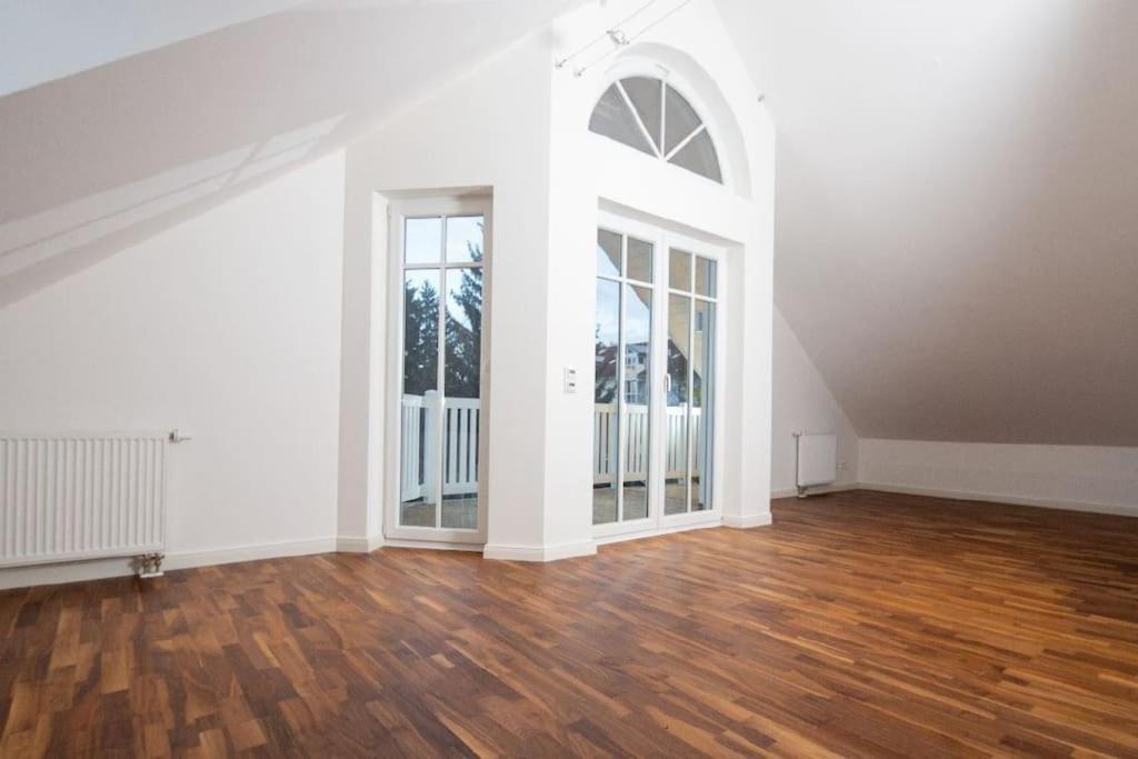 Phantastisches Haus Mit Pool Direkt In Muenchen Luaran gambar